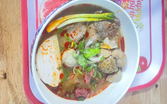 Bún Bò Kiều Nữ Coffee Võng - Quốc Hương