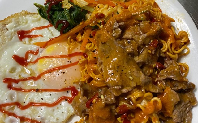 Chun Béo - Mì & Nui Xào Bò - Cư xá Nguyễn Đình Chiểu