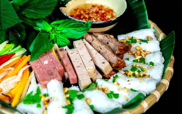 Tứ Hải Quán - Bánh Mì Heo Nướng Lu & Bánh Cuốn, Bánh Hỏi Tây Sơn