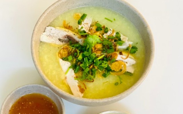 Cơm Gà Ta Quảng Nôm - 226 Nguyễn Trọng Tuyển