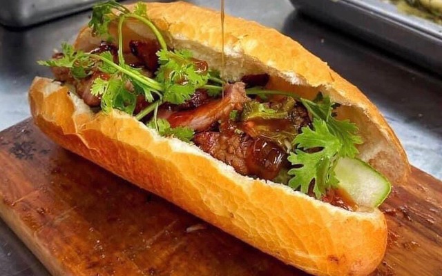 Bánh Mì SuChin - Đê La Thành