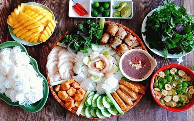 Huệ Minh - Bún Chả, Nem & Bún Đậu Mẹt - Phạm Văn Đồng