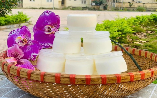 Tiệm Ăn Vặt Eo Xinh - Nguyên Hồng