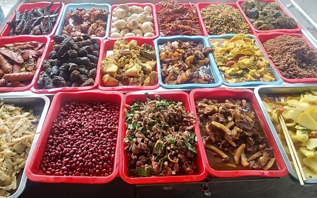 Cơm Sinh Viên Tú Béo - Nông Lâm