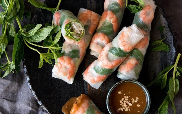 Gỏi Cuốn & Bò Bía - Chu Mạnh Trinh