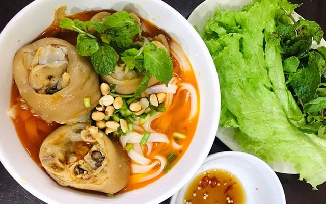 Hủ Tiếu Mì - Mì Giò Heo Yong Xin Zuo - Nguyễn Tiểu La