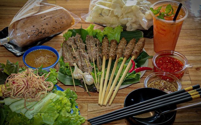 5 Tiếp Quán - Bò Cỏ Nướng Xiên & Nem Bò Nướng