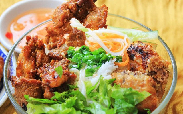 Bún Thịt Xào & Bún Thịt Nướng Ngọc Yến - Hậu Giang