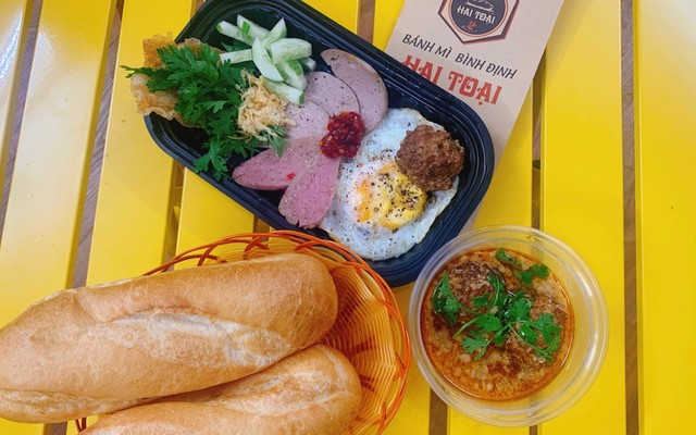 Bánh Mì Bình Định Hai Toại - 69 Xuân Hồng