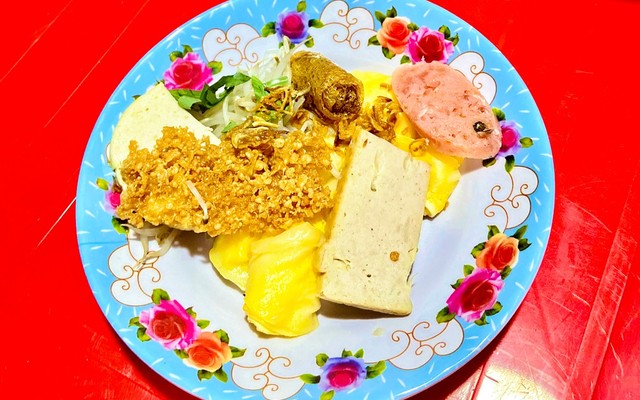Bánh Cuốn Nóng 325 - Trương Vĩnh Ký