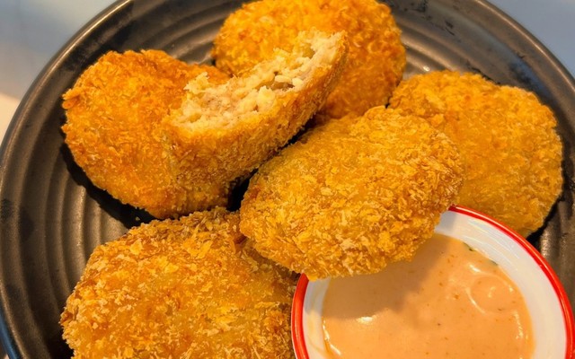 Bánh Gà Thần Thánh Cô Phương - Hoàng Diệu