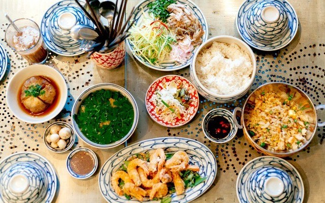 Cơm Trưa Bếp Của Mẹ - Lý Nam Đế