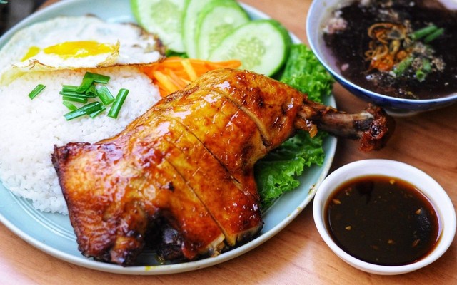 Cơm Gà Vườn Bưởi