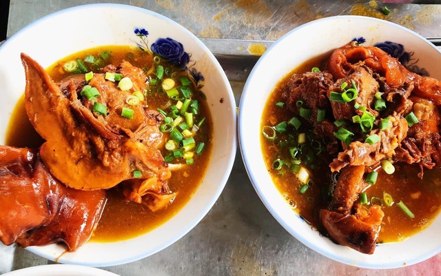Hủ Tiếu Dê A Xìn - Phan Văn Trị