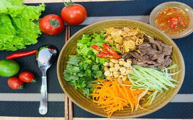 Tiệm Nhà Cuốn - Văn La