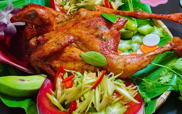 Gà Nướng Lu Thái Lan - Phạm Văn Đồng