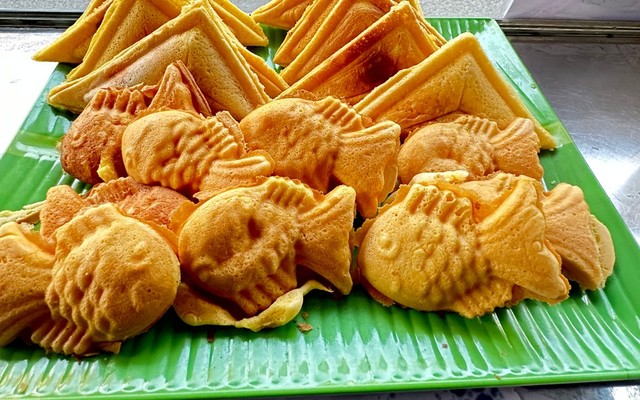 Hotdog Phô Mai Tan Chảy & Bánh Cá Kim Sa 36/20 - Kinh Dương Vương