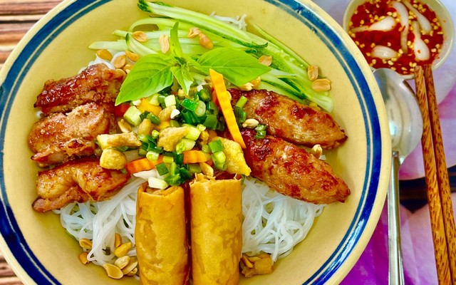 Bún Thịt Nướng Kim Tiền Cậu 3 - Rạch Bùng Binh