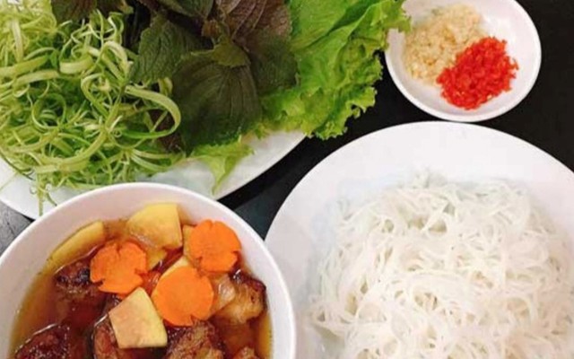 Bánh Cuốn Nóng, Bún Chả - Phố Vĩnh Phúc