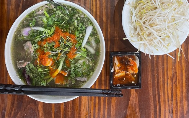 Phở Bò Gia Truyền Lê Nguyễn - Lạc Long Quân