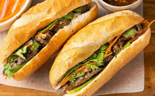 Bánh Mì Bò Xào - Ghé "Xí" Rồi Đi