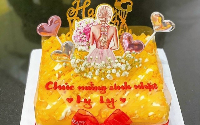 Bông Lan Trứng Muối Suri - Cách Mạng Tháng 8