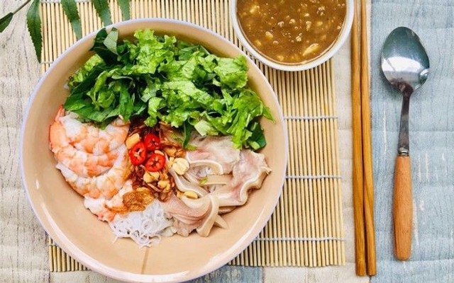 Gỏi Cuốn Pé Trinh - Gỏi Cuôn & Bún Mắm Nêm - Ngô Quyền