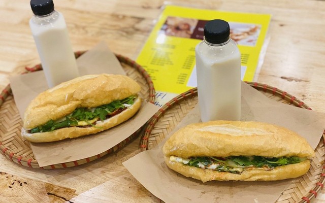 Tâm Cook - Bánh Mì Pate Cột Đèn Hải Phòng - Quỳnh Lôi