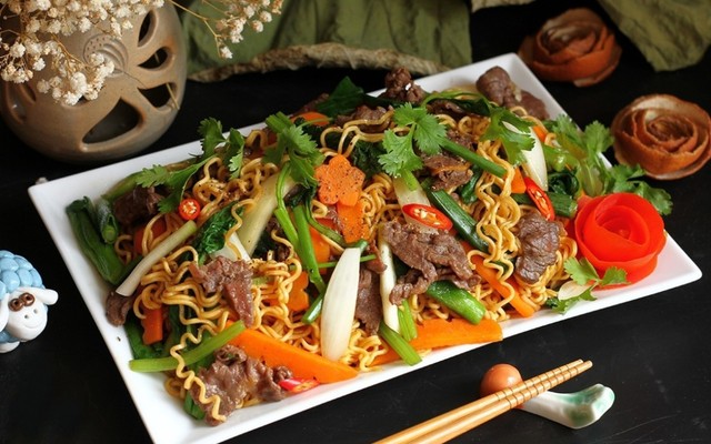 Mì Xào & Mì Trộn Hoàng Lan - Đường Số 4