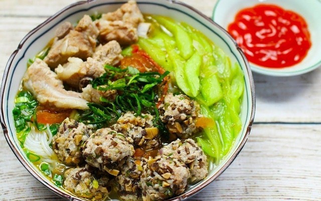 Bee Quán - Bún Sườn Chua, Cháo Sườn & Mì Trộn Indomie - Thái Lợi