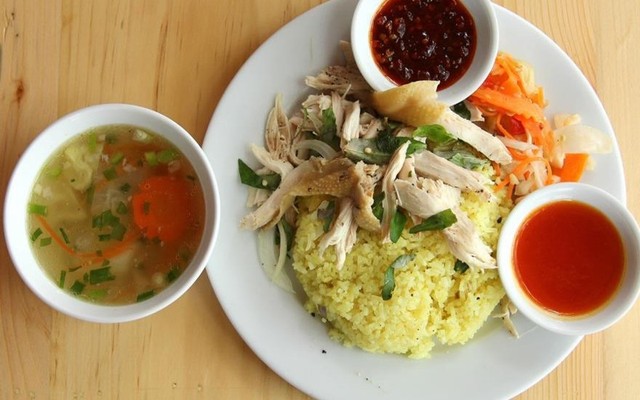 Cơm Gà Tây Nguyên Mr Hoàng - Cơm Gà & Bò Kho - Phan Văn Trị