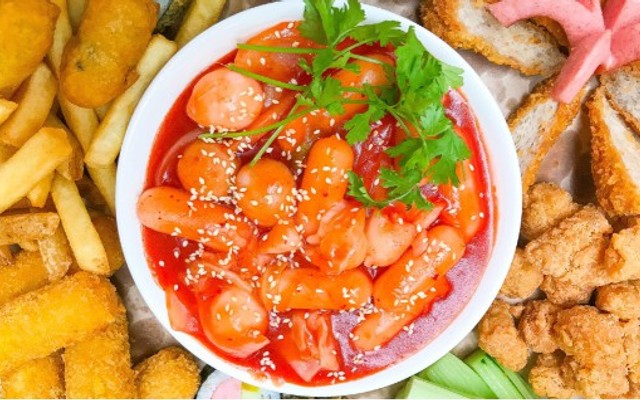 Ăn Vặt Xiên Que & HotDog - Quỳnh Nhi