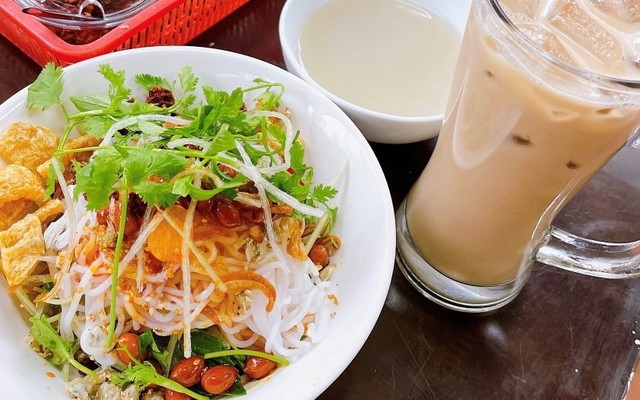 Cơm Hến 85 - 40 Bà Triệu, TP. Huế