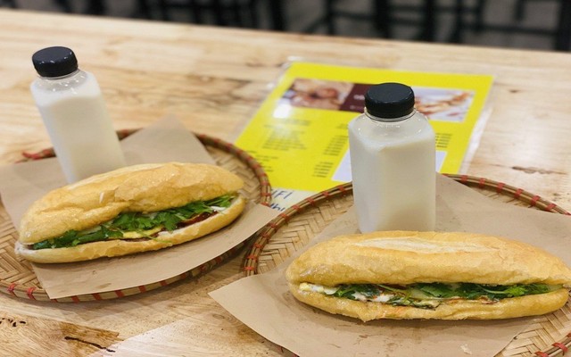 Tâm Cook - Bánh Mì Pate Cột Đèn Hải Phòng - Phúc Tân