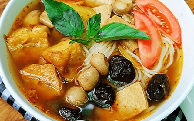 Quán Chay Hoàng Yến - Bún Thái Chay - Trần Văn Giàu