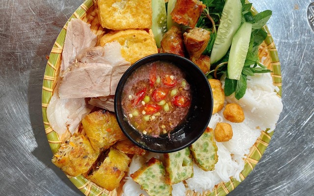 Đơn Nhi - Bún Đậu, Mỳ Cay & Cơm Gà Xối Mỡ - Lê Thanh Nghị