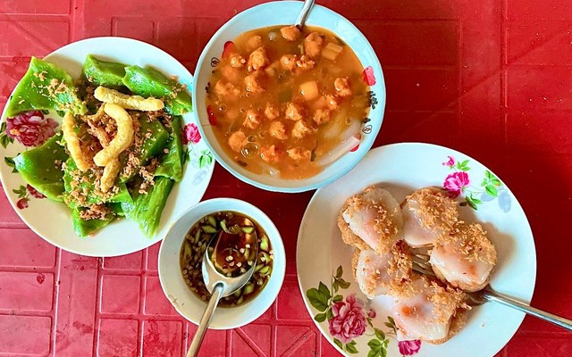 Quán Bé - Bánh Canh Nam Phổ & Bèo Nậm Lọc
