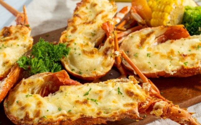 Party Tôm Hùm - Chợ Bến Thành