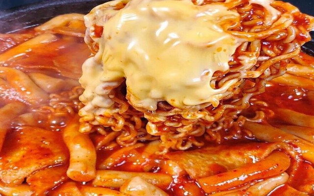 Cơm Gà & Mỳ Cay - Đồ Ăn Nhanh Cô Lâu Quán
