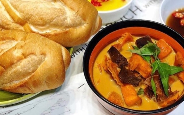 Phá Lấu Bò Số 1 - Phá Lấu Bò & Ăn Vặt - Đặng Thùy Trâm