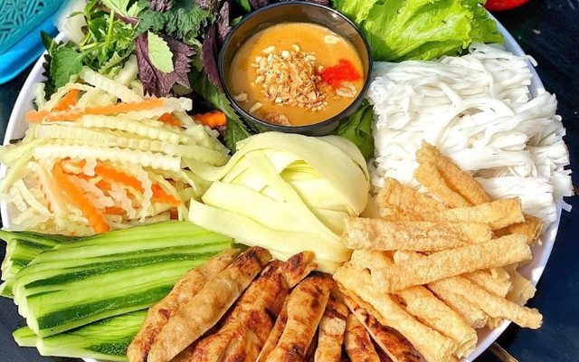 Nem Nướng Nha Trang - Cơm & Gà Rán 17 Food - Cự Lộc