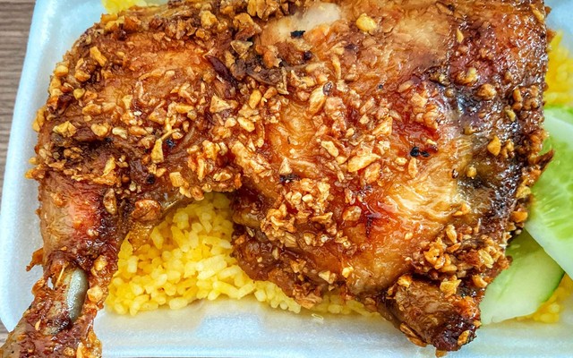 Cơm Gà Xối Mỡ Phổ Quang - Phổ Quang