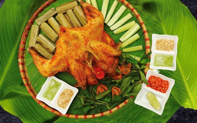 Gà Đi Bộ - Gà Nướng Cơm Lam & Sườn Nướng Sốt - Vườn Lài