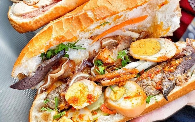 Thúy Loan - Bánh Mì Phá Lấu & Bánh Hỏi Heo Quay
