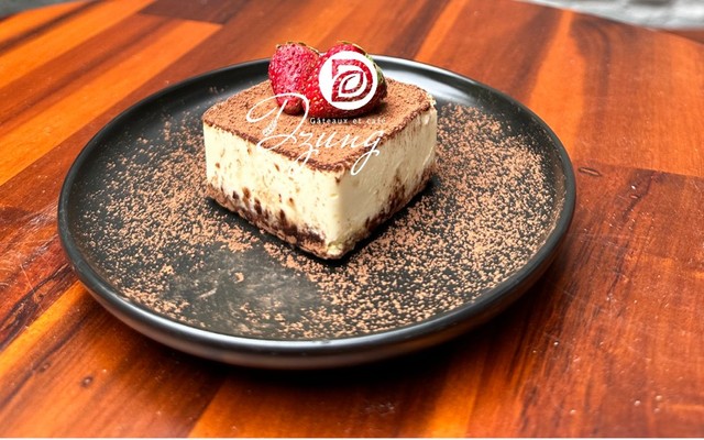 Dzung Gateaux & Cafe - Bánh Phô Mai Chanh Leo & Trà Hoa Quả Ủ Lạnh - Chùa Bộc