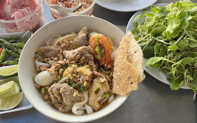 Mì Quảng Cô Loan - Hiền Vương