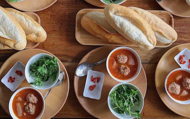 Bánh Mì Chấm - Bánh Mì Bò Né, Cá Hấp Sốt Cà & Bánh Mì Xíu Mại - Hương Lộ 2