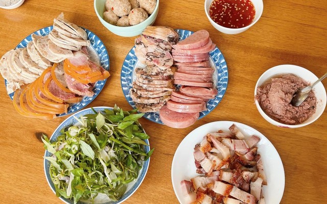 Nem Chả Heo Quay ThanhLan - Hồ Xuân Hương