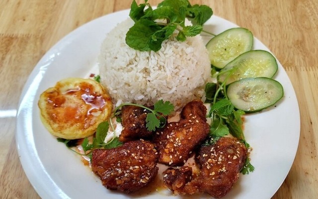 Cơm Sườn COCOLINH - Cơm Sườn Cay, Cơm Bò Hầm Tiêu Đen & Bánh Mỳ Bò Hầm