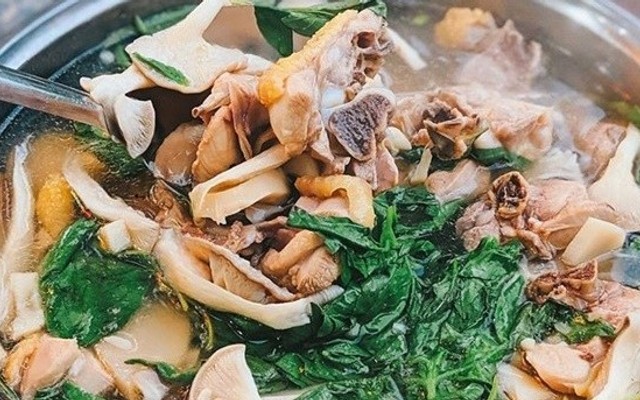 Lẩu Gà Lá É Bé Xẻm - Ngô Quyền